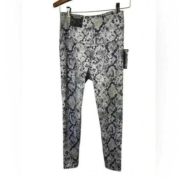 Embrace your Love Leggings Ultra Slimming Leggings - Picture 1 of 4